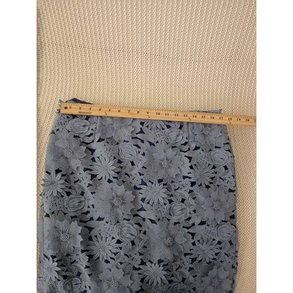French Connection Blue Grey 3D Floral Lace Mini Skirt 12 Large L Party Wedding - Picture 6 of 7